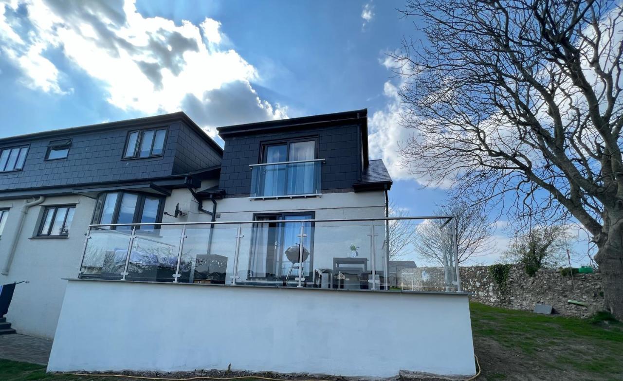 Orchard Lodge -Coastal Retreat, New Build, Village Views, Private Garden And Terrace Saint Brides Major Buitenkant foto